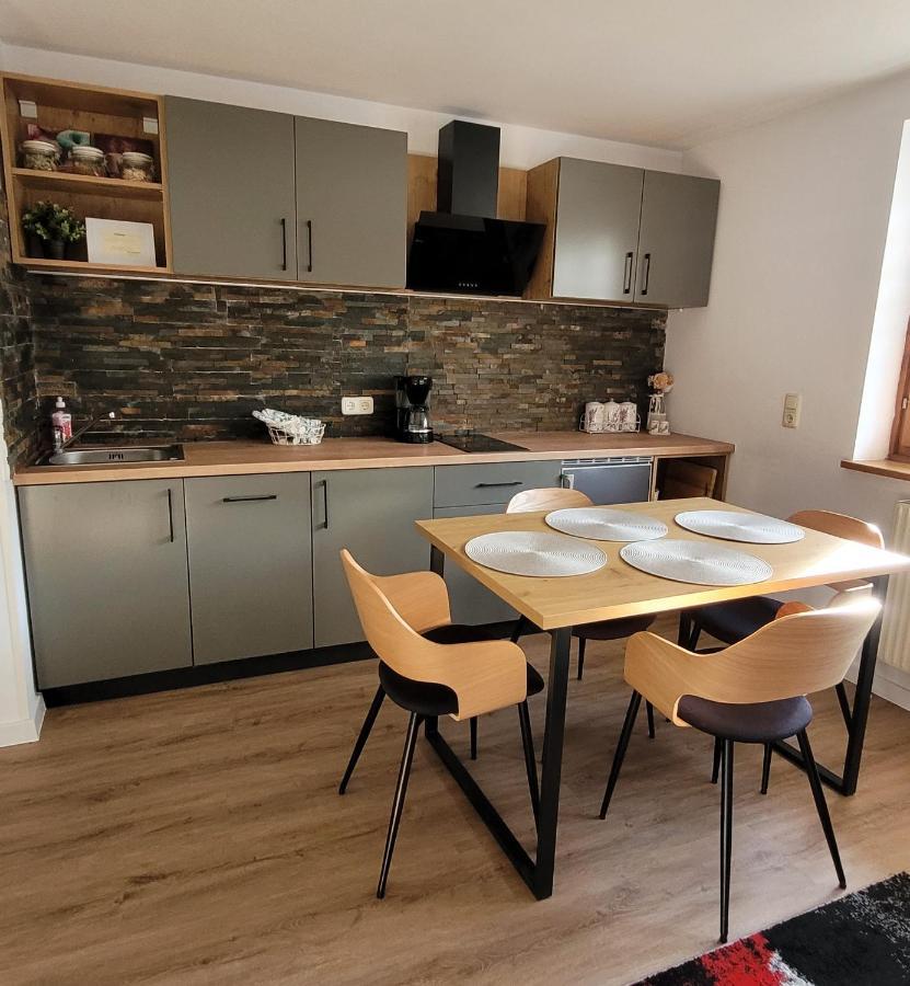 צל-אם-זי Otilia Apartment מראה חיצוני תמונה